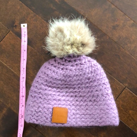 Woolen hat - Picture 3 of 6